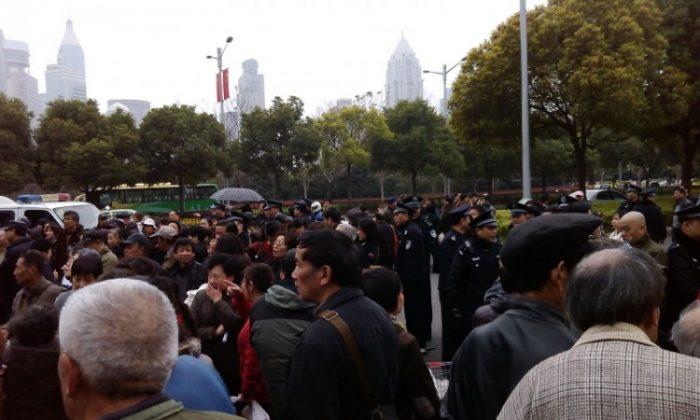Shanghai Petitioners Stage Protest Over Illegal Detentions