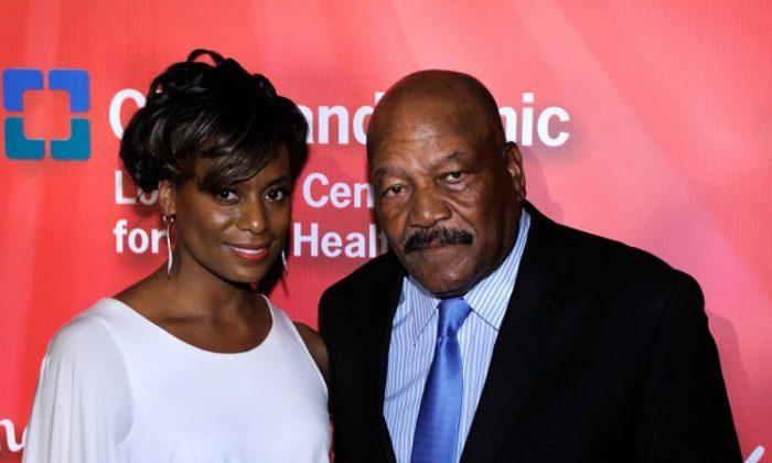 Jim Brown Reconciles With Cleveland Browns