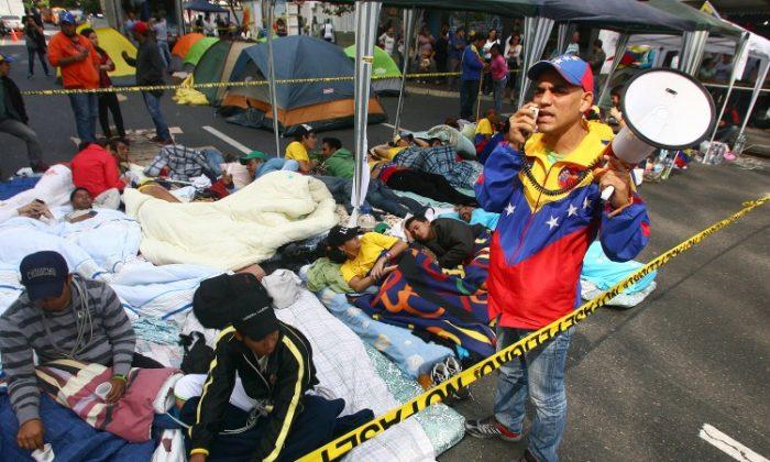 Hugo Chavez Near Death: Venezuela’s Hugo Chavez Fighting for Life