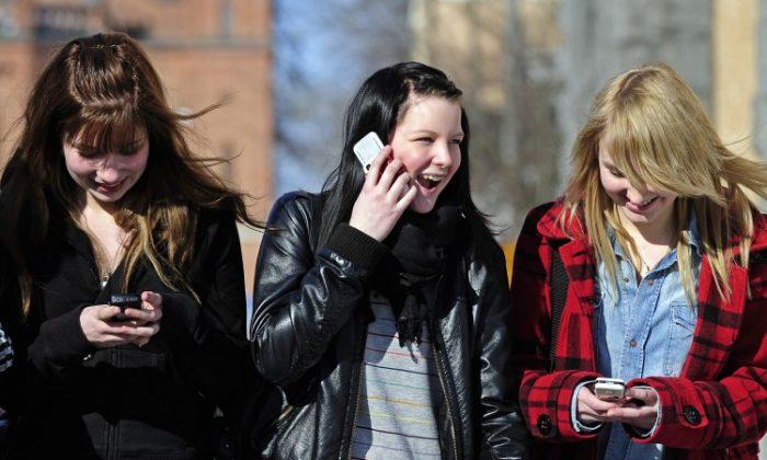 Cell Phone Bans in Public Schools Are Trending Nationwide