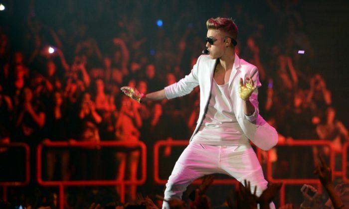 Bieber Banned in Vienna Clubs After Bodyguards Smash Fans’ Cameras