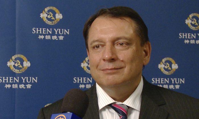Former Prime Minister Says He Will See Shen Yun Again