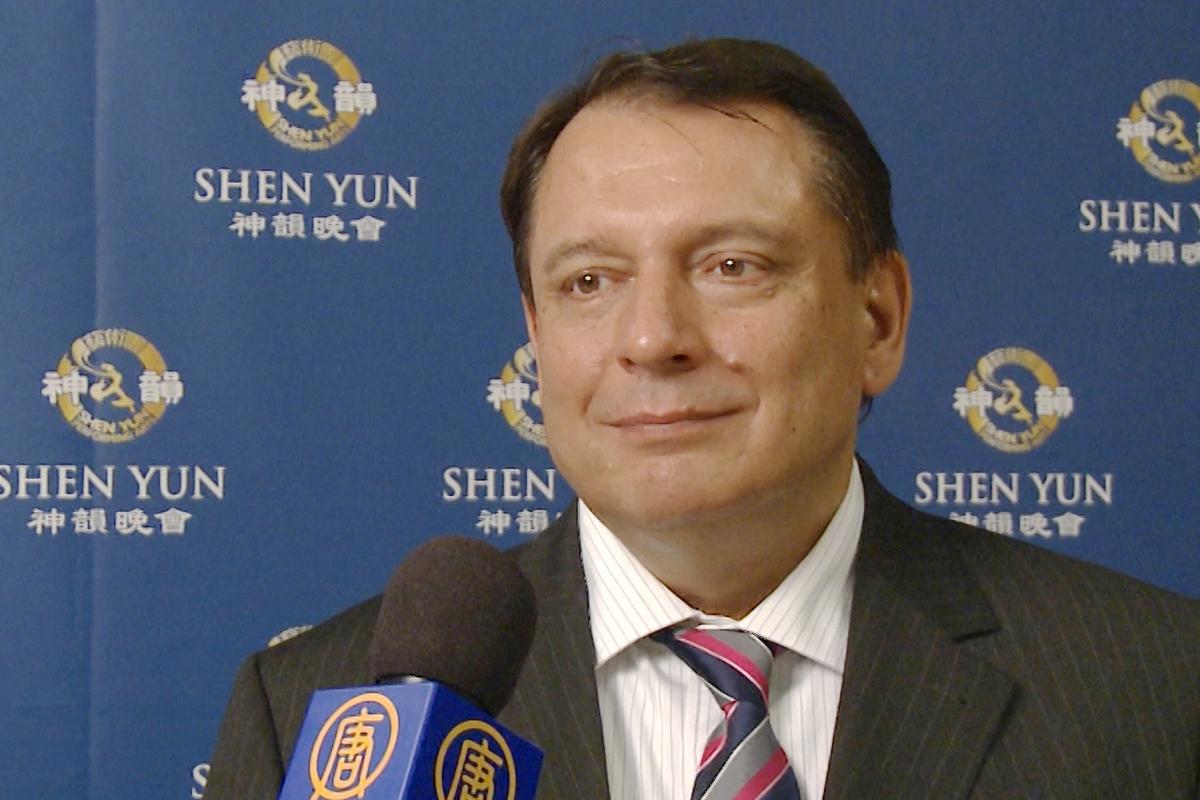 Former Prime Minister Says He Will See Shen Yun Again