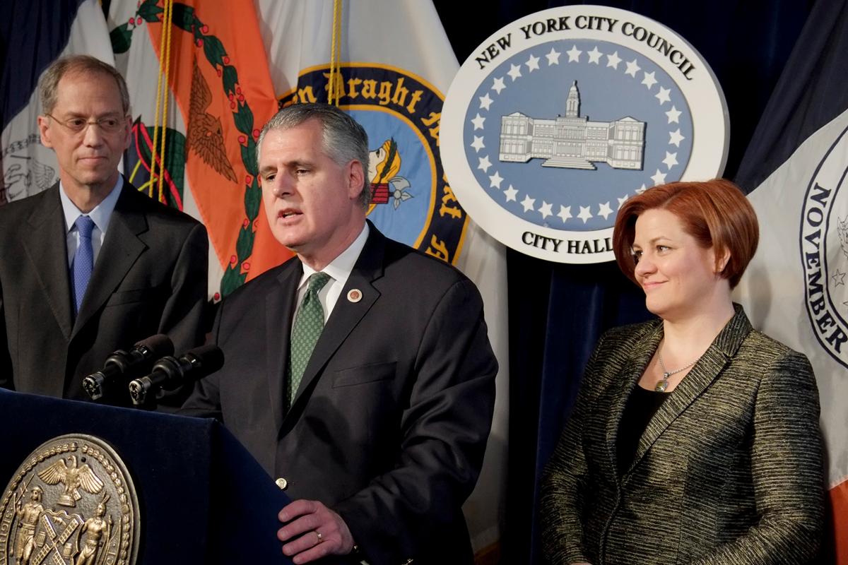 City Proposes Raising Age Limit on Cigarette Purchases to 21