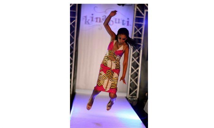 Model Takes Tumble During Nigerian Fashion Show (+Photo)