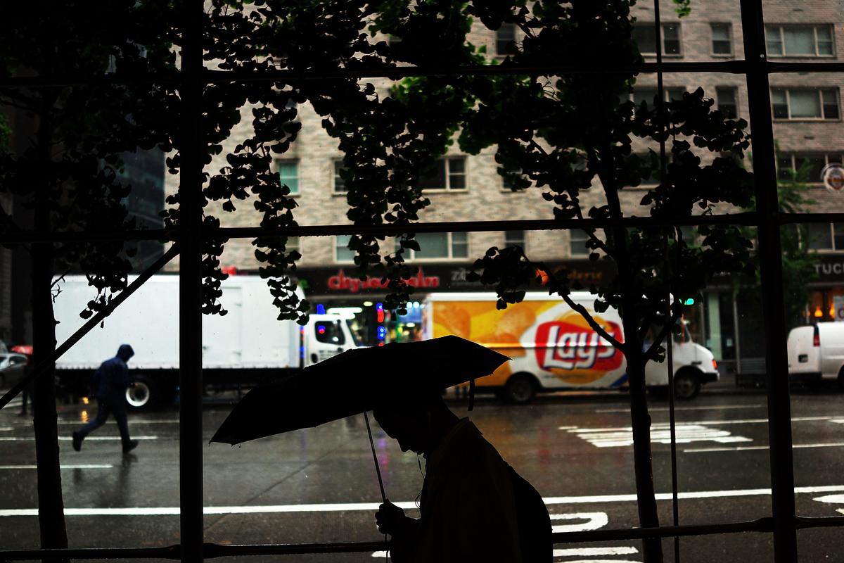 Umbrella ‘Assault Rifle’ Report Forces NJ Train Delay