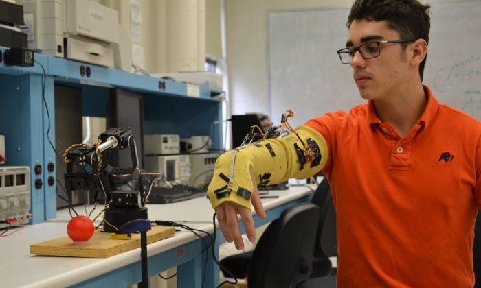 Robotics Students Build New York’s Startup Culture