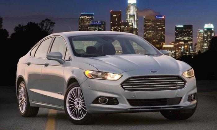 2013 Ford Fusion Hybrid: Fuel Efficient and Fun to Drive