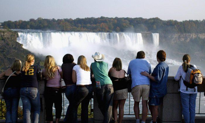 Canada Quits Competing for US Tourists