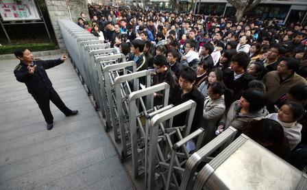 China’s Public Servant Positions Have Increased by 128,000 Yearly, Report