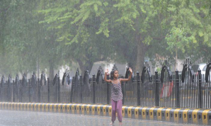 Early Monsoon Rains Lash India 