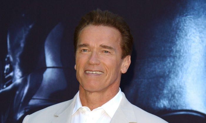 Terminator 5: Genesis: Little Info About Film as Schwarzenegger Filmed Smoking Cigar