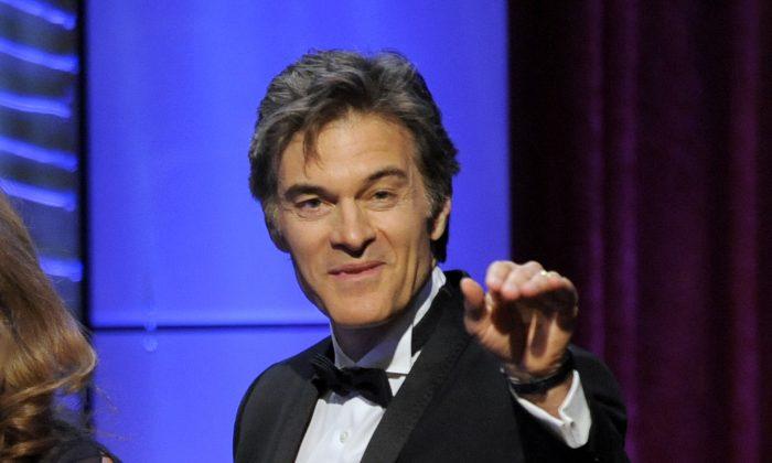 Dr. Oz Announces Elderly Mother Has Alzheimer’s Disease, Calls on People to Take Preventative Actions