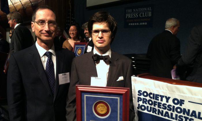 Epoch Times Reporter Honored for Reporting on Organ Harvesting