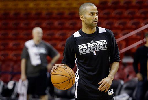 Tony Parker’s Shot in Closing Moments Propels Spurs Over Heat (+Video)