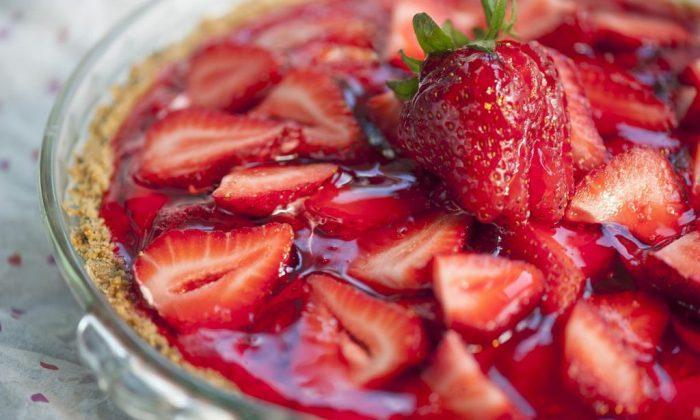 Almost Sinless Fresh Strawberry Pie Gluten- and Sugar- Free Recipe 