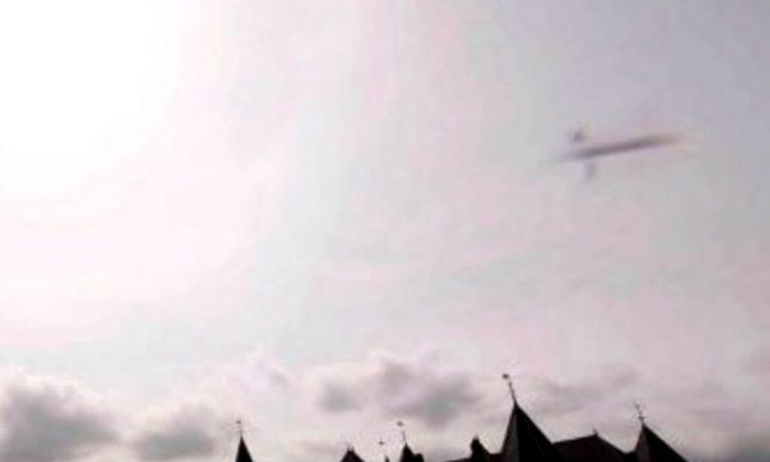 UFO Spotted Over Castle in Netherlands