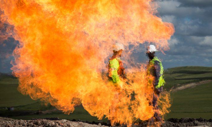 North Dakota Natural Gas Flaring: $100M a Month Burned Off (+Photos)