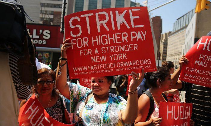 Fast Food Workers Rally in NY for Higher Wages 