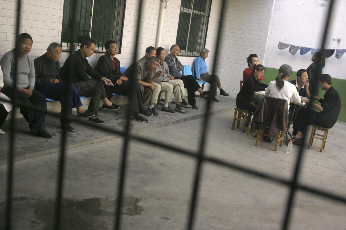 Chinese Activist Recounts Torture, Forced Medication During Detention at Psychiatric Hospital