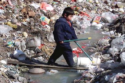  Mountains of Trash Surround More Than One Third of China’s Cities