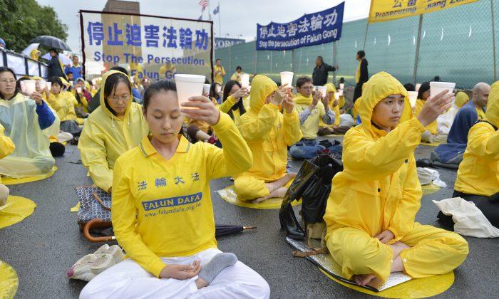 Falun Gong Practitioners in New York Protest Torture, Killings in China (Photos)