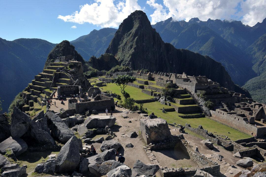 German Tourist Falls to Death Posing for Photo at Machu Picchu
