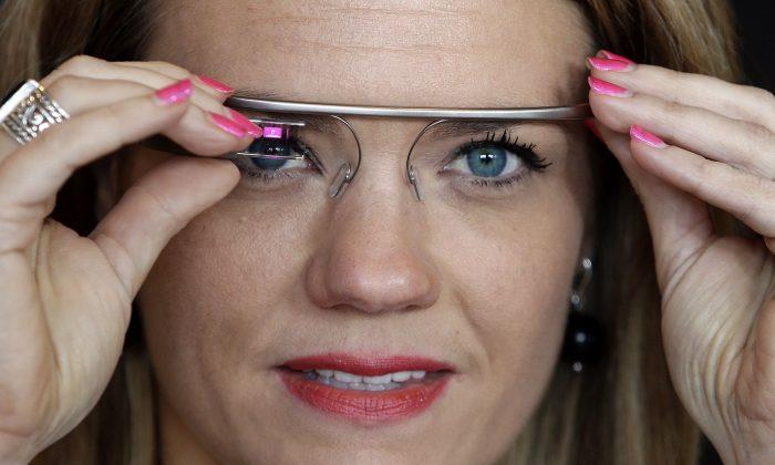 Google Glass Reviews: Battery Life, Speaker Quality, Hands-Free Fun