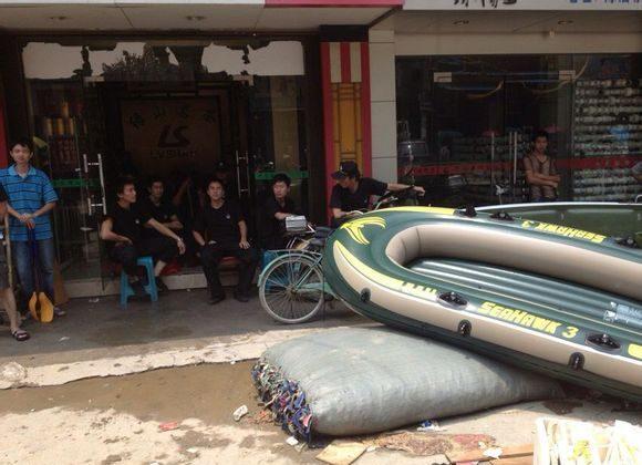 Netizens: Rescue Teams Say to China’s Flood Victims, ‘Pay Us First’ (+Photos)