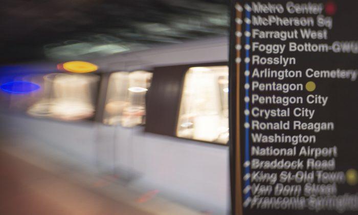 Washington DC Metro Train Derails, One Passenger Hurt
