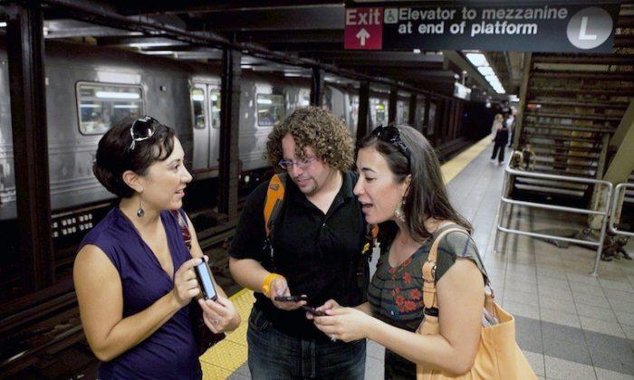 Verizon Brings Wireless Service to NYC Subway
