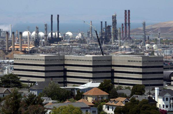 The Chevron Richmond oil refinery in San Francisco in a file photo. (Justin Sullivan/Getty Images)