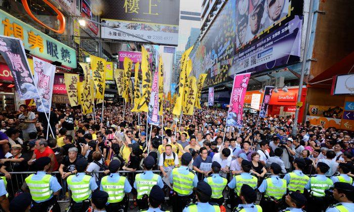 Hong Kongers Defend Ms. Lam, and Their Liberty (Video)