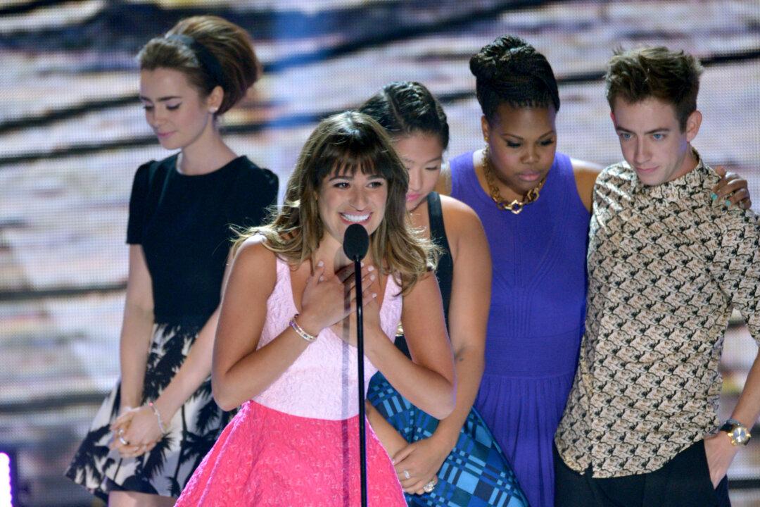 Glee Season 5 Spoilers: The Boys of the Show Get Tested Physically and Emotionally (+Preview)