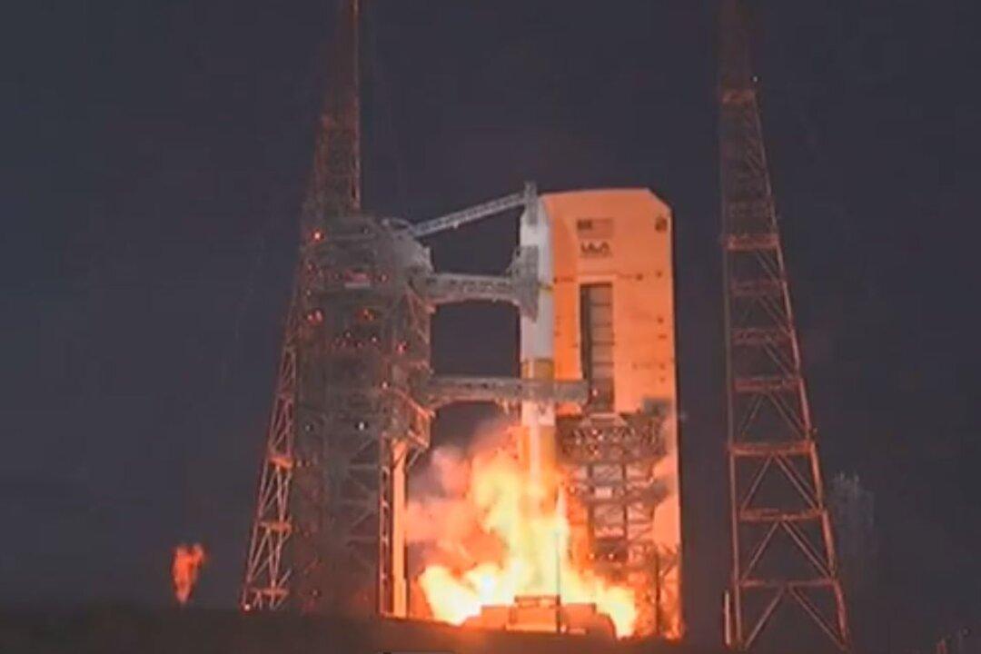Delta IV Launches in Florida: Sends Satellite into Orbit (+Video)