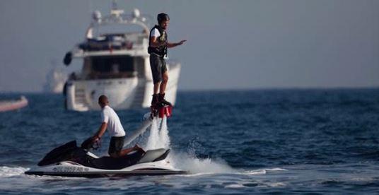 Leonardo Dicaprio Jetpack: Actor Spotted on Controversial Contraption