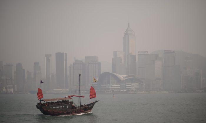 Hong Kong Shrouded in Smog Following Tropical Storm 