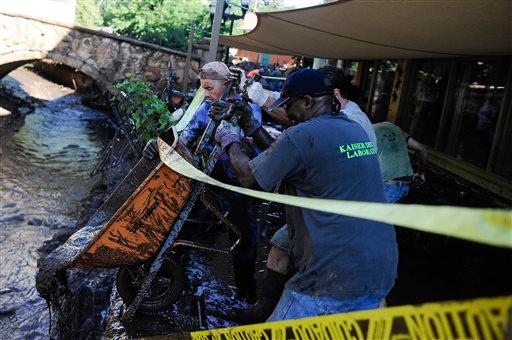 Manitou Springs Mudslide: 2 People Remain Missing as City Cleans Up After Mudslide (+Photos)