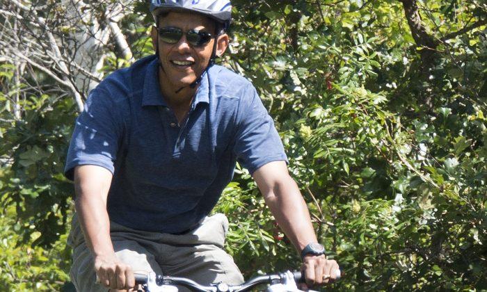 Obama Leg Bumps: Questions Arise Over President’s Bike Photo