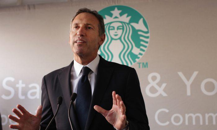 Starbucks CEO Plans to Hire 10,000 Refugees Over Next Five Years