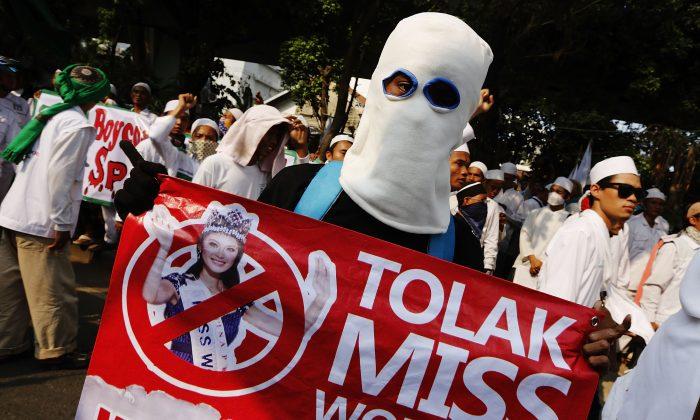 Miss World 2013 Pageant Threatened By Islamists in Host City: Jakarta, Indonesia