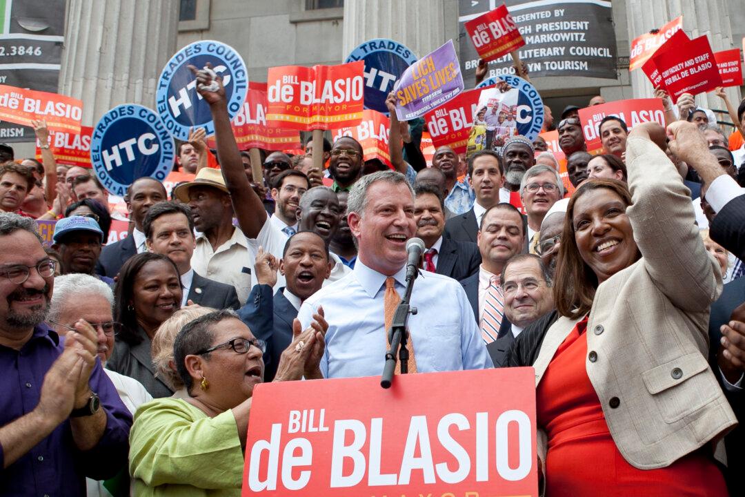 Tale of Two Bills: de Blasio Smiles, Thompson Scrambles (+Photos)