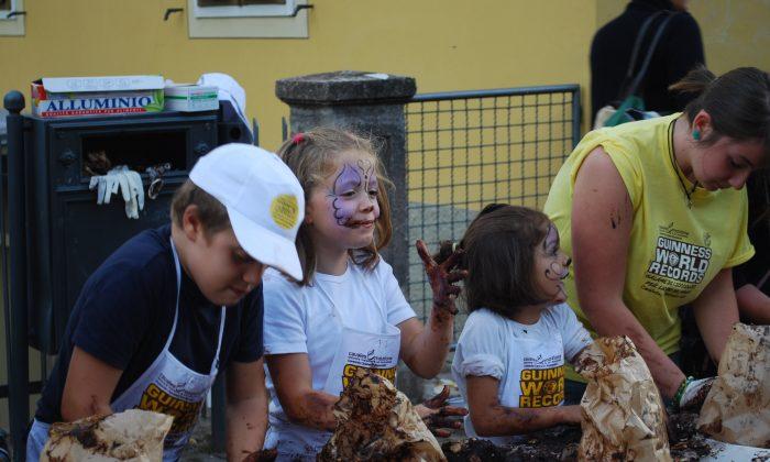 Longest Chocolate Sausage, Guinness World Record Attempt in Italian Town