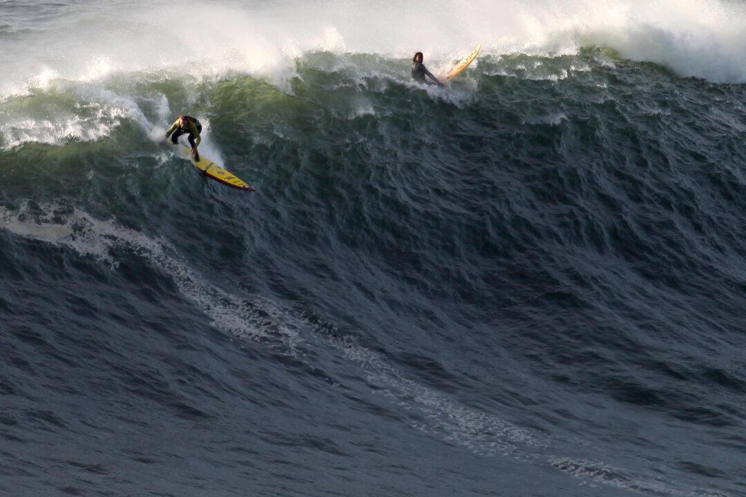 Surf Videos: 6 of the Biggest Waves Ever