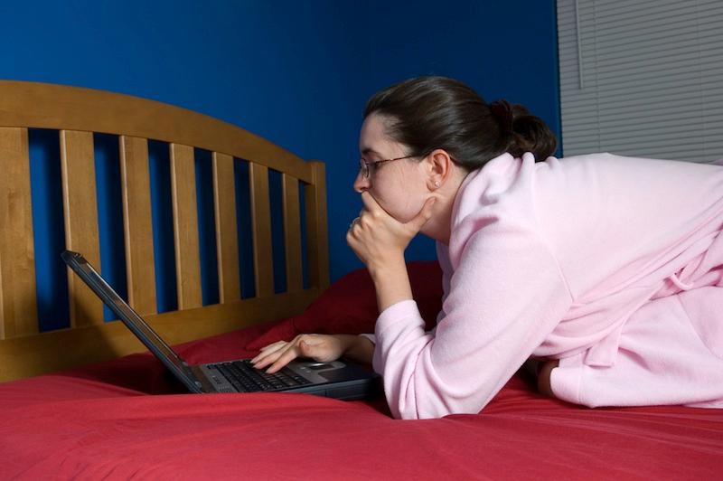 iPosture: iPads, Tablets, and Smartphones Causing Increase in Back Pain