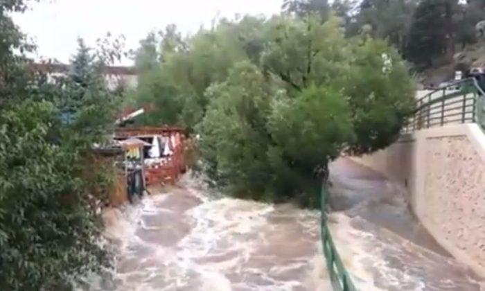 Evergreen and Morrison, Colorado: Bear Creek Swells, Floods Reported