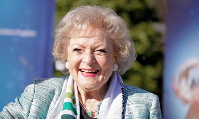 Betty White Dead? Hoax Article ‘Dyes Peacefully In Her Los Angeles Home’ Totally Fake, Longtime Actress is OK
