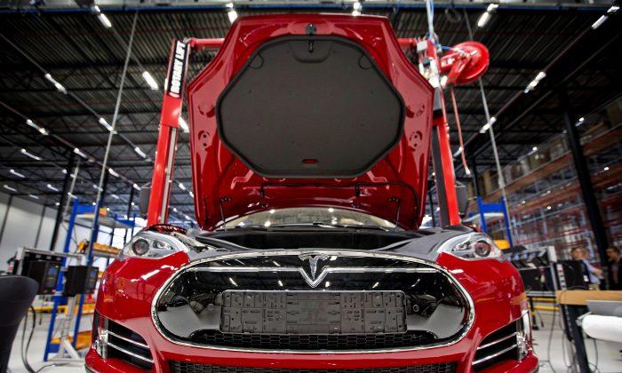 Panasonic Signs Tesla Battery Deal Extension