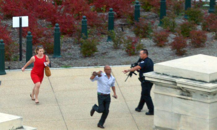 False Flag: Alex Jones Claims That Gunshots and Car Chase at US Capitol Possibly Staged