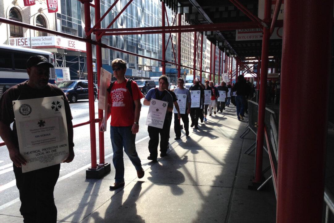 Carnegie Hall and Stagehands Negotiating as Strike Enters Second Day